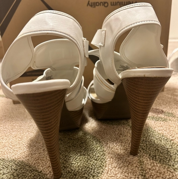 Mossimo heels size 9.5 - Picture 4 of 5